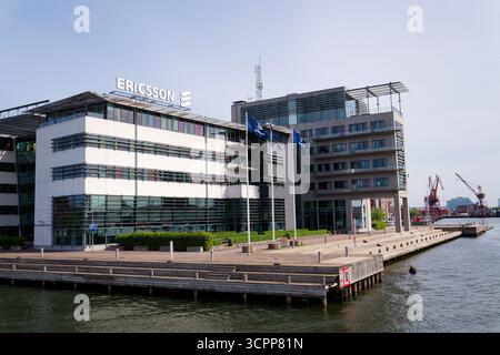 Logo de la société multinationale de réseaux et de télécommunications Ericsson au siège social le 13 mai 2025 à Gothenburg, Suède. Banque D'Images