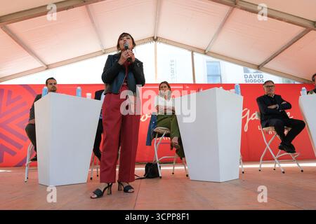 Bram, France. 27 septembre 2025. Carole DELGA, Présidente du Conseil régional d'Occitanie, Co-présidente du parti français de centre-gauche place publique (PP) Raphael Glucksmann premier secrétaire du parti socialiste français Olivier Faure Secrétaire national de la gauche française Marine Tondelier, parti des écologistes, lors des réunions de gauche au Parc Essars à Bram, Occitanie, France, le 27 septembre 2025. Photo de Marie Hubert Psaila/ABACAPRESS.COM crédit : Abaca Press/Alamy Live News Banque D'Images