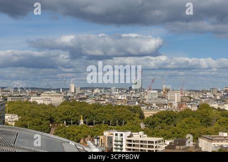 Vue sur Buckingham Palace et St James Park depuis la cathédrale de Westminster Banque D'Images