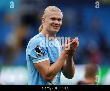 Erling Haaland de Manchester City célèbre après le match de premier League à l'Etihad Stadium, Manchester. Date de la photo : samedi 27 septembre 2025. Banque D'Images