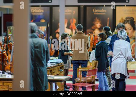 Cremona, Italie - Septermber 26th 2025 exploration du riche patrimoine de Cremona Musica exposition internationale présentant une comédie musicale exquise artisanale Banque D'Images