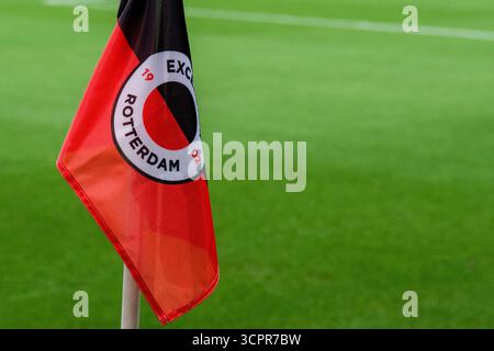 Rotterdam, Nederland. 27 septembre 2025. ROTTERDAM, 27-09-2025, Stadium Woudestein, saison 2025/2026, VriendenLoterij Eredivisie, Excelsior vs PSV Eindhoven, drapeau d'angle Excelsior crédit : Pro Shots/Alamy Live News Banque D'Images