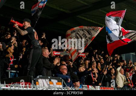 Rotterdam, Nederland. 27 septembre 2025. ROTTERDAM, 27-09-2025, Stadium Woudestein, saison 2025/2026, VriendenLoterij Eredivisie, Excelsior vs PSV Eindhoven, les fans célèbrent la victoire crédit : Pro Shots/Alamy Live News Banque D'Images