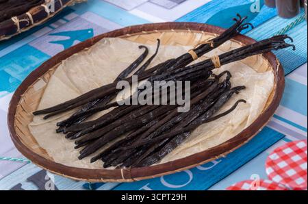Pure vanille séchée, épice dérivée d'orchidées du genre Vanilla de l'île de Madagascar Banque D'Images