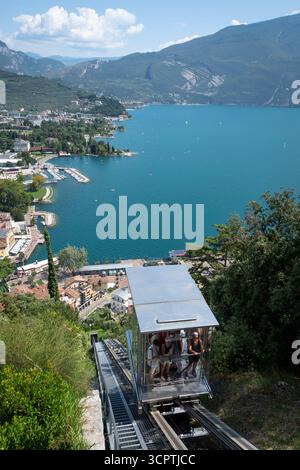 Riva Del Garda vue depuis une colline, Lac de Garde, trente, Italie Banque D'Images