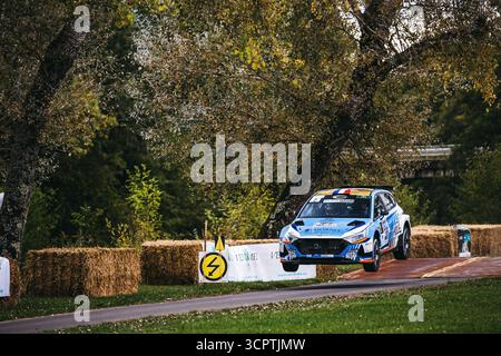 02 CAMILLI Eric, DE LA HAYE Thibault, Hyundai i20N Rally2, compétition 2C, action lors du Rallye coeur de France 2025, 7ème manche du Championnat de France des Rallyes 2025, du 27 au 28 septembre 2025 à Vendôme, France - photo Damien Saulnier/DPPI crédit : DPPI Media/Alamy Live News Banque D'Images
