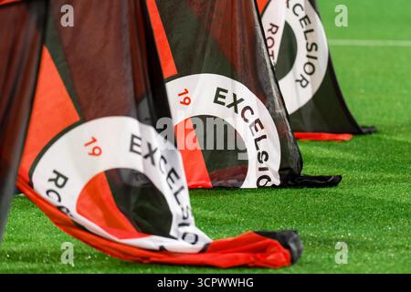 Rotterdam, Nederland. 27 septembre 2025. ROTTERDAM, 27-09-2025, Stadium Woudestein, saison 2025/2026, VriendenLoterij Eredivisie, Excelsior vs PSV Eindhoven, drapeaux Excelsior crédit : Pro Shots/Alamy Live News Banque D'Images