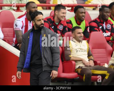 Londres, Royaume-Uni. 27 septembre 2025. Brentford, Londres, Angleterre, 27 septembre 2025 : Rúben Amorim, entraîneur de Manchester United, après que Brentford ait marqué son 3e but lors du match de premier League entre Brentford FC et Manchester United FC au Gtech Community Stadium de Brentford, Londres, Angleterre. (Photo de David Horton/Sports Press photo) crédit : SPP Sport Press photo. /Alamy Live News Banque D'Images