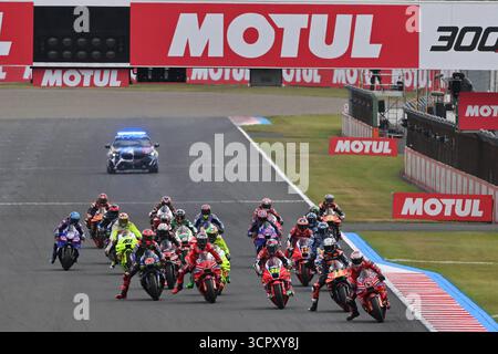 Motegi, Japon. 28 septembre 2025. Courses du MotoGP Motul Grand Prix du Japon sur le circuit de Motegi. Japon, septembre 28 2025 en photo : Start race Carreras del Gran Premio Motul de MotoGP de Japon en el Circuito de Motegi, Japon, 28 de septiembre de 2025 POOL/ MotoGP.com/Cordon les images de presse seront à usage éditorial exclusif. Crédit obligatoire : © MotoGP.com crédit : CORDON PRESS/Alamy Live News Banque D'Images