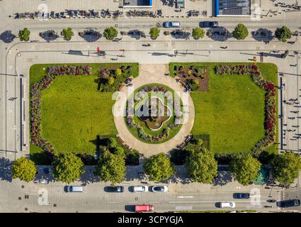 Luftbild, Corneliusplatz mit Brunnen und Blumenbeet an der Königsallee, Stadtmitte, Düsseldorf, Ruhrgebiet, Rhénanie-du-Nord-Westphalie, Deutschland ACHTUNGxMINDESTHONORARx60xEURO *** vue aérienne, Corneliusplatz avec fontaine et parterre de fleurs sur Königsallee, centre-ville, Düsseldorf, région de la Ruhr, Rhénanie du Nord-Westphalie, Allemagne ATTENTIONxMINDESTHONORARx60xEURO Banque D'Images