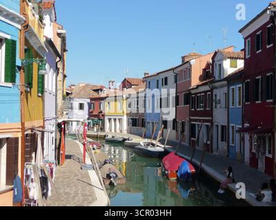 Burano, Italie 11 octobre 2019 : Burano est une île de la lagune vénitienne, dans le nord de l'Italie, près de Torcello à l'extrémité nord de la lagune, Banque D'Images