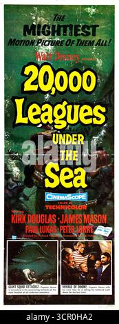 Affiche de 1954 pour le film Walt Disney 20 000 ligues sous la mer. Une adaptation du roman classique de science-fiction de Jules Verne ; produit par Walt Disney, réalisé par Richard Fleischer, et met en vedette Kirk Douglas, James Mason Banque D'Images
