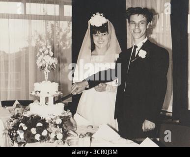 Le guitariste Jeff Beck et sa première épouse Patricia, 1963 ans Banque D'Images