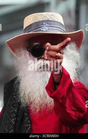 Milan, Italie. 28 septembre 2025. Sadhguru pendant le match de football Serie A entre Milan et Napoli au stade San Siro de Milan, Italie du Nord - dimanche 28 septembre 2025. Sport - Soccer . (Photo de Spada/LaPresse) crédit : LaPresse/Alamy Live News Banque D'Images