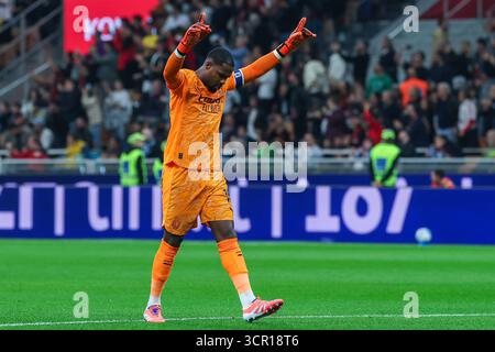 Milan, Italien. 28 septembre 2025. Mike Maignan de l'AC Milan célèbre lors de la Serie Un match de football 2025/26 entre l'AC Milan et la SSC Napoli au San Siro Stadium crédit : dpa/Alamy Live News Banque D'Images