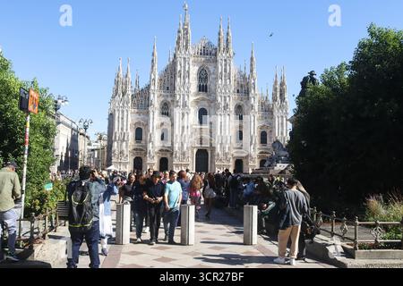 Milan, Italie. 28 septembre 2025. Milan (Italie), 09/28/2025 - Milan centre/mouvement des personnes - il y a eu un grand mouvement de personnes dans le centre de Milan dans l'après-midi du dimanche 28 septembre 2025. (Foto : Edson de Souza/Thenews2/Zumapress) (crédit image : © Edson Teodoro de Souza/TheNEWS2 via ZUMA Press Wire) USAGE ÉDITORIAL SEULEMENT ! Non destiné à UN USAGE commercial ! Banque D'Images