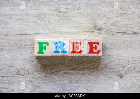 Pose à plat de blocs de bois montrant LIBRE Banque D'Images