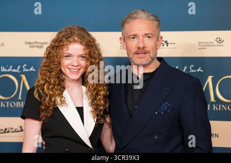 Alexa Goodall und Martin Freeman BEI der Premiere des Kinofilms Momo im Mathäser Filmpalast. München, 28.09.2025 *** Alexa Goodall et Martin Freeman à la première du film Momo au Mathäser Filmpalast Munich, 28 09 2025 Foto :Xn.xKolinzx/xFuturexImagex momo 5824 Banque D'Images