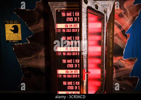 Serpentine North, Londres, Royaume-Uni. 29 septembre 2025. Aperçu de presse : Danielle Brathwaite-Shirley, The Delusion, Serpentine North. The Delusion est une commande de jeu vidéo, une expérience immersive multijoueur exécutée sur des moteurs de jeu qui explore les thèmes de la polarisation, de la censure et de la connexion sociale. Credit : Matthew Chattle/Alamy Live News Banque D'Images