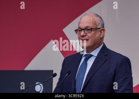 Rome, Italie. 29 septembre 2025. Roberto Gualtieri, maire de Rome, s’exprime sur scène lors du 25e Sommet mondial du WTTC à l’Auditorium Parco della Musica. Crédit : SOPA images Limited/Alamy Live News Banque D'Images