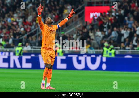 Milan, Italien. 28 septembre 2025. Mike Maignan de l'AC Milan célèbre lors de la Serie Un match de football 2025/26 entre l'AC Milan et la SSC Napoli au San Siro Stadium crédit : dpa/Alamy Live News Banque D'Images