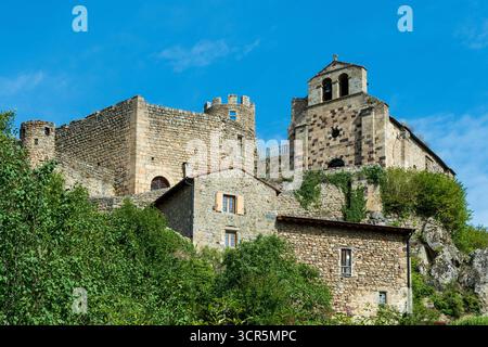 Saint André de Chalencon. Château et Chapelle de Chalencon. Haute Loire. Auvergne Rhône Alpes. France Banque D'Images