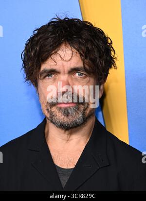 Hollywood, États-Unis. 29 septembre 2025. Peter Dinklage arrive à la première de « Roofman » Los Angeles au Paramount Theatre le 29 septembre 2025 à Hollywood, CA. © Lisa OConnor/AFF-USA.com crédit : AFF/Alamy Live News Banque D'Images