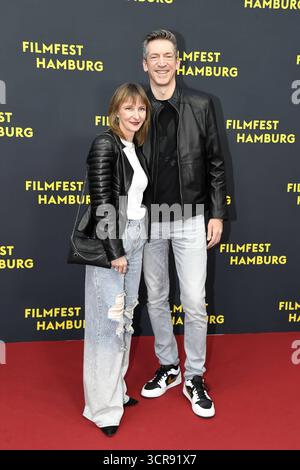 Steffen Hallaschka mit Ehefrau Anne-Kathrin Hallaschka BEI der Premiere OLIVIA im Rahmen des Filmfest Hamburg in Hamburg AM 29.09.2025 *** Steffen Hallaschka avec sa femme Anne Kathrin Hallaschka à la première OLIVIA dans le cadre du Festival du film de Hambourg à Hambourg le 29 09 2025 Banque D'Images