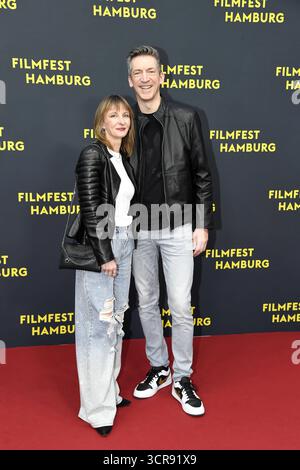 Steffen Hallaschka mit Ehefrau Anne-Kathrin Hallaschka BEI der Premiere OLIVIA im Rahmen des Filmfest Hamburg in Hamburg AM 29.09.2025 *** Steffen Hallaschka avec sa femme Anne Kathrin Hallaschka à la première OLIVIA dans le cadre du Festival du film de Hambourg à Hambourg le 29 09 2025 Banque D'Images