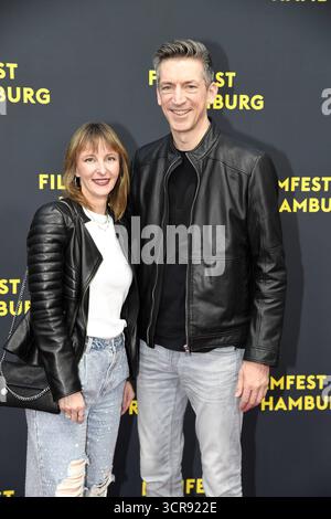 Steffen Hallaschka mit Ehefrau Anne-Kathrin Hallaschka BEI der Premiere OLIVIA im Rahmen des Filmfest Hamburg in Hamburg AM 29.09.2025 *** Steffen Hallaschka avec sa femme Anne Kathrin Hallaschka à la première OLIVIA dans le cadre du Festival du film de Hambourg à Hambourg le 29 09 2025 Banque D'Images