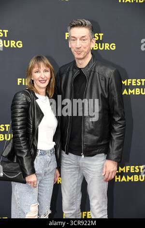Steffen Hallaschka mit Ehefrau Anne-Kathrin Hallaschka BEI der Premiere OLIVIA im Rahmen des Filmfest Hamburg in Hamburg AM 29.09.2025 *** Steffen Hallaschka avec sa femme Anne Kathrin Hallaschka à la première OLIVIA dans le cadre du Festival du film de Hambourg à Hambourg le 29 09 2025 Banque D'Images