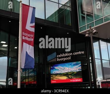 Liverpool, Royaume-Uni. 30 septembre 2025. L'entrée au centre d'exposition de Liverpool pendant la conférence annuelle du Parti travailliste 2025 jour 3 à l'ACC, Liverpool, Royaume-Uni, 30 septembre 2025 (photo par Mark Cosgrove/News images) crédit : News images LTD/Alamy Live News Banque D'Images
