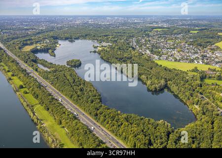 Vue aérienne, Unterbacher See avec lido et camping, île ensoleillée, autoroute A46, Unterbach, Duesseldorf, région de la Ruhr, Rhénanie du Nord-Westphalie, Allemagne, m Banque D'Images