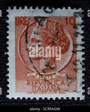 ISTANBUL, TURQUIE - 02 JANVIER 2021 : le timbre italien montre Italia Banque D'Images