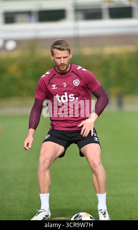 Oriam Sports Centre Edinburgh.Scotland, Royaume-Uni. 30 septembre 2025. Séance d'entraînement des coeurs pour le match Scottish Premiership vs Hibernian. Crédit : eric mccowat/Alamy Live News Banque D'Images
