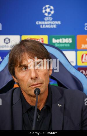 Naples, Campanie, ITALIE. 30 septembre 2025. Antonio Conte entraîneur-chef de la SSC Napoli lors de la conférence de presse du 30 septembre 2025, valable pour la Ligue des Champions, avant le match de 2025/26 entre Napoli et Sporting Lisbon à Naples au Stadio Maradona.sur la photo : (crédit image : © Fabio Sasso/ZUMA Press Wire) USAGE ÉDITORIAL SEULEMENT ! Non destiné à UN USAGE commercial ! Crédit : ZUMA Press, Inc/Alamy Live News Banque D'Images