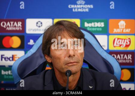 Naples, Campanie, ITALIE. 30 septembre 2025. Antonio Conte entraîneur-chef de la SSC Napoli lors de la conférence de presse du 30 septembre 2025, valable pour la Ligue des Champions, avant le match de 2025/26 entre Napoli et Sporting Lisbon à Naples au Stadio Maradona.sur la photo : (crédit image : © Fabio Sasso/ZUMA Press Wire) USAGE ÉDITORIAL SEULEMENT ! Non destiné à UN USAGE commercial ! Crédit : ZUMA Press, Inc/Alamy Live News Banque D'Images
