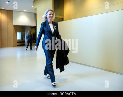 LA HAYE – ancienne ministre Fleur Agema avec sa décoration royale lors de l’heure des questions à la Chambre des représentants. ANP REMKO DE WAAL pays-bas Out - belgique Out Banque D'Images
