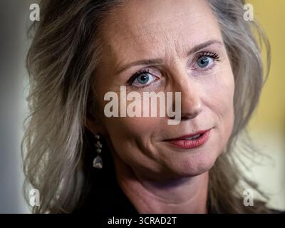 LA HAYE – ancienne ministre Fleur Agema avec sa décoration royale lors de l’heure des questions à la Chambre des représentants. ANP REMKO DE WAAL pays-bas Out - belgique Out Banque D'Images