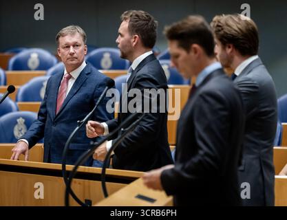 LA HAYE - Diederik van Dijk (SGP) pendant l'heure des questions à la Chambre des représentants. ANP REMKO DE WAAL pays-bas Out - belgique Out Banque D'Images