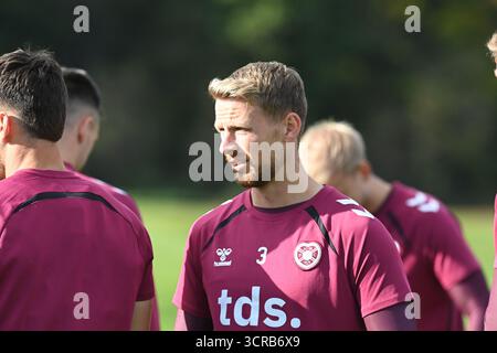 Oriam Sports Centre Edinburgh.Scotland, Royaume-Uni. 30 septembre 2025. Séance d'entraînement des coeurs pour le match Scottish Premiership vs Hibernian. Crédit : eric mccowat/Alamy Live News Banque D'Images