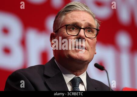 Liverpool, Royaume-Uni. 30 septembre 2025. Image © concédée sous licence à Parsons Media. 30/09/2025. Liverpool, Royaume-Uni. Le premier ministre Keir Starmer prononce son discours liminaire. Le premier ministre britannique Sir Keir Starmer prononce son discours principal à la conférence du Parti travailliste de 2025. Photo de Ryan Jenkinson/Parsons crédit média : andrew parsons/Alamy Live News Banque D'Images