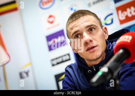Loriol sur Drome, France. 30 septembre 2025. Le belge Remco Evenepoel photographié lors d’une conférence de presse avant le départ des championnats d’Europe cycliste sur route de l’UEC, mardi 30 septembre 2025, à Loriol-sur-Drome, France. Les championnats d'Europe de cyclisme se déroulent du 1er au 5 octobre à Drôme et Ardèche, France. BELGA PHOTO DAVID PINTENS crédit : Belga News Agency/Alamy Live News Banque D'Images