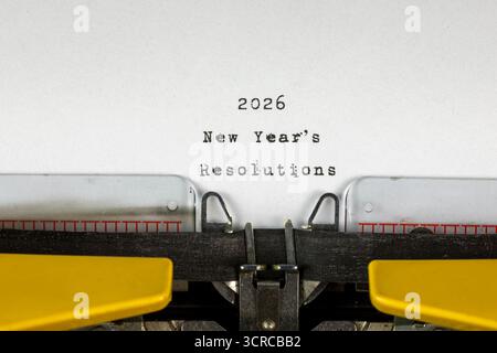 2026 résolutions du nouvel an écrites sur une vieille machine à écrire Banque D'Images