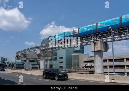 Un train terminal Link au terminal 3 de l'aéroport international Pearson de Toronto à Mississauga, en Ontario Banque D'Images