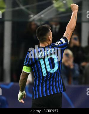 Milan. 1er octobre 2025. Lautaro Martinez de l'Inter Milan célèbre son deuxième but lors du match de Ligue des champions de l'UEFA entre l'Inter Milan et la Slavia Praha à Milan, Italie, le 30 septembre 2025. Crédit : Xinhua/Alamy Live News Banque D'Images