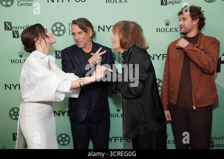 NY. 30 septembre 2025. Zoey Deutch, Richard Linklater, Michele Halberstadt, Aubry Dullin aux arrivées pour la première de NOUVELLE VAGUE au 63e Festival du film de New York, Alice Tully Hall au Lincoln Center, New York, NY, le 30 septembre 2025. Crédit : Kristin Callahan/Everett Collection/Alamy Live News Banque D'Images