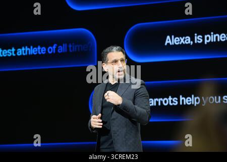 New York, États-Unis. 30 septembre 2025. Panos Panay, responsable des appareils chez Amazon, intervient lors de la présentation de la nouvelle technologie de l'entreprise. Crédit : Andrej Sokolow/dpa/Alamy Live News Banque D'Images