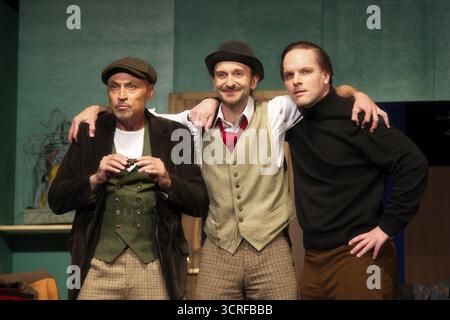 Silvio Hildebrandt (Dr Courtenay), Thilo Herrmann (Prof Marcus), Henning Wolff (Louis Harvey), LADYKILLERS, répétition photo le 29.09.2025 au Berli Banque D'Images