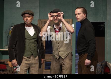 Silvio Hildebrandt (Dr Courtenay), Thilo Herrmann (Prof Marcus), Henning Wolff (Louis Harvey), LADYKILLERS, répétition photo le 29.09.2025 au Berli Banque D'Images